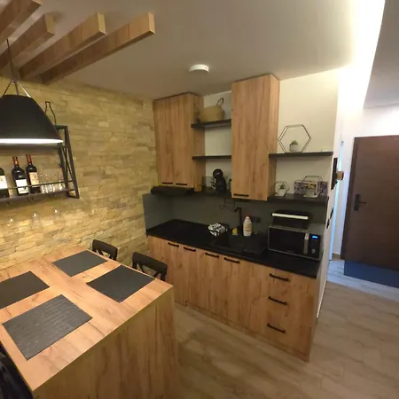 Vab & Spa, Hill, Apartment *