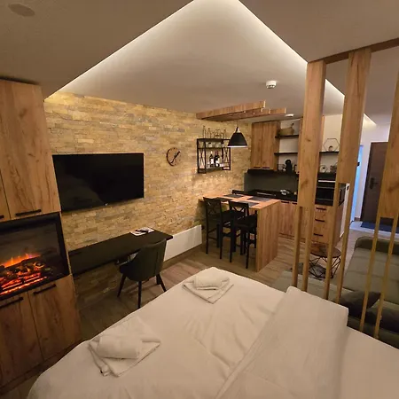 Vab & Spa, Hill, Apartment *